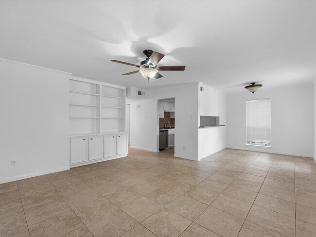 Building Photo - 6402 Del Monte Dr