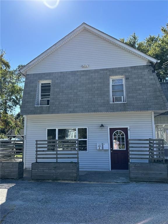Building Photo - 745 W Shore Rd