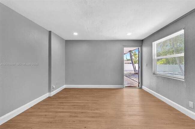 Building Photo - 163 NW 40th St