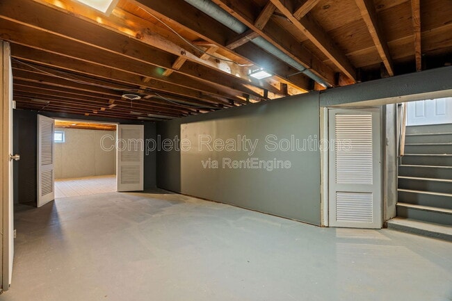 Building Photo - 9915 Castle Dr