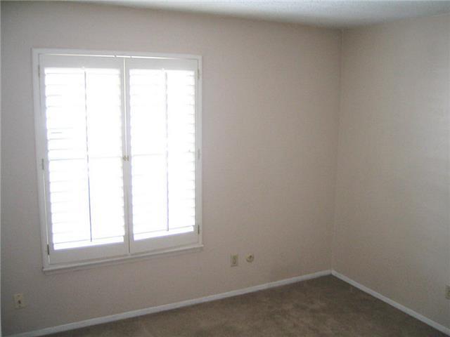 Building Photo - 6725 Paseo Redondo Ave