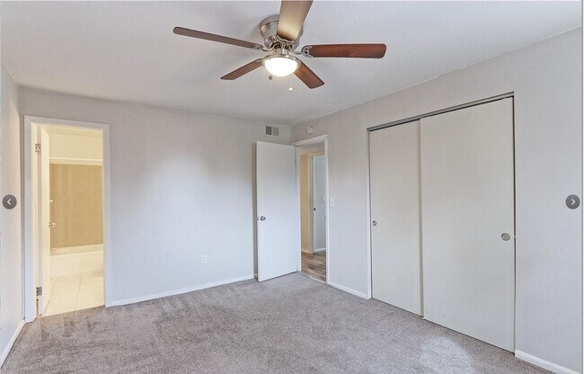 Building Photo - Well maintained Condo Westminster