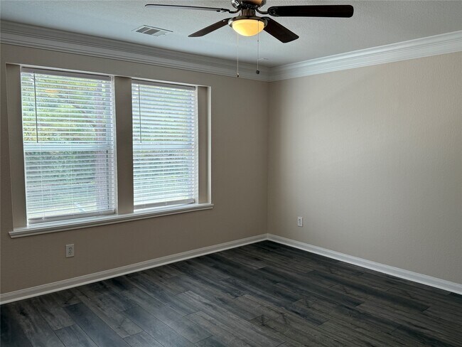 Building Photo - 8147 Barnes Ridge Ln