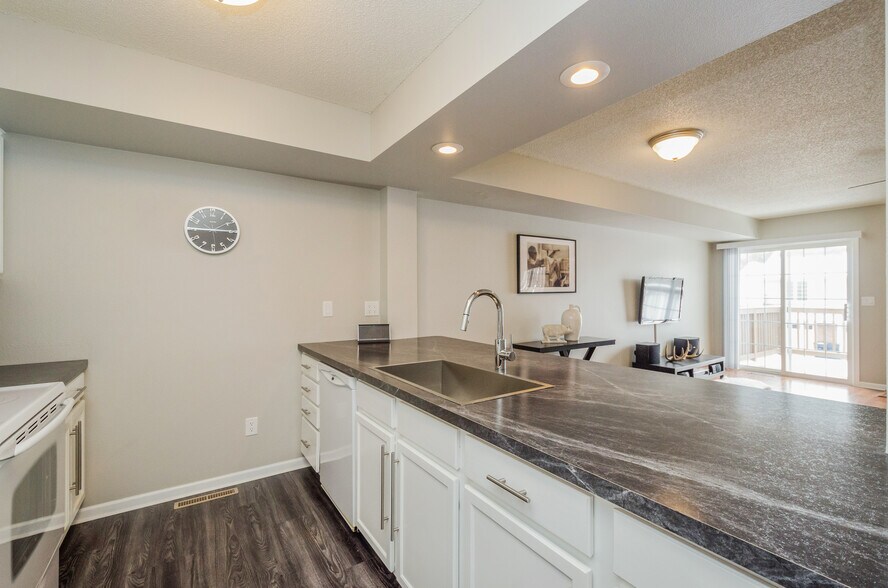 Building Photo - 1506 McKinley Pl