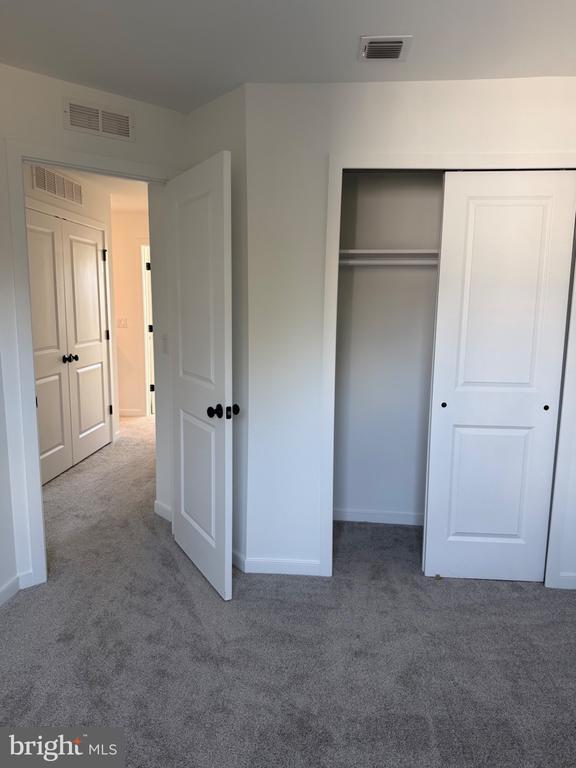 Building Photo - 40 Basswood St