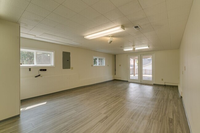 Building Photo - Water View Kirkland home West of Market st...