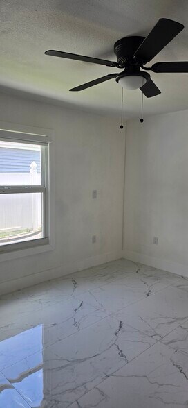 Building Photo - 1711 SW 129th Way