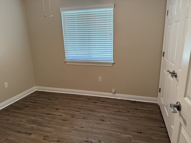 Building Photo - 17340 Vutera Dr