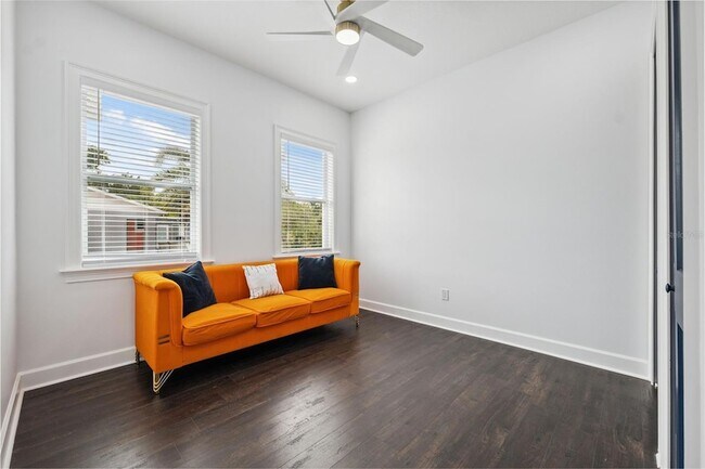 Building Photo - 8605 Inwood Dr