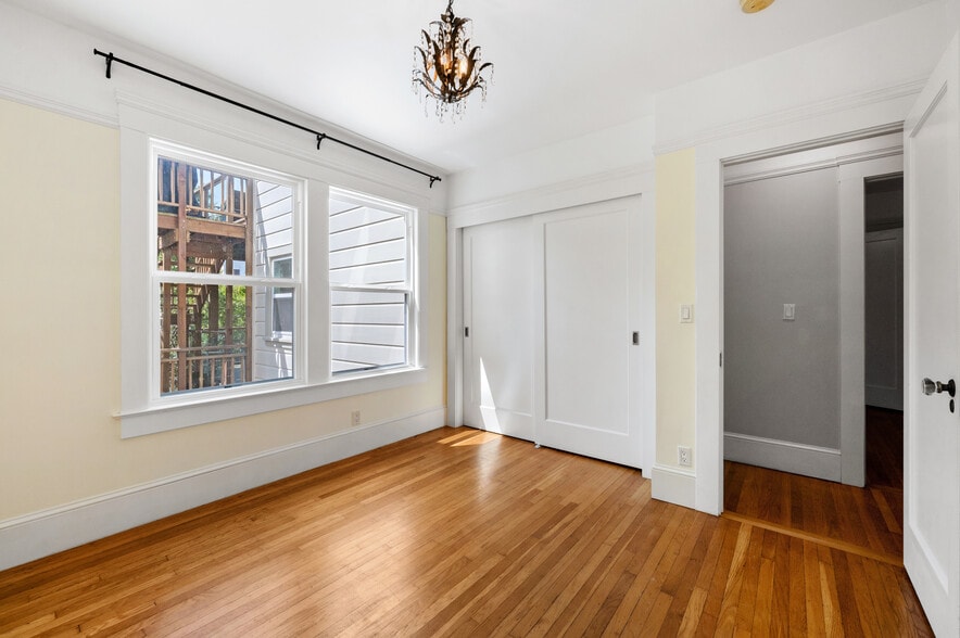 Building Photo - 124 Chenery St