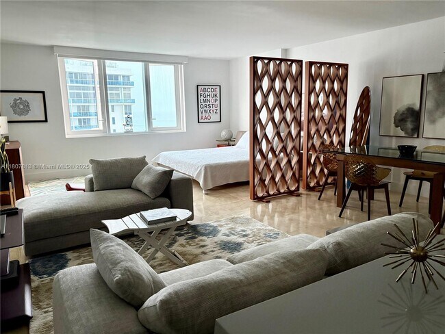 Building Photo - 2301 Collins Ave