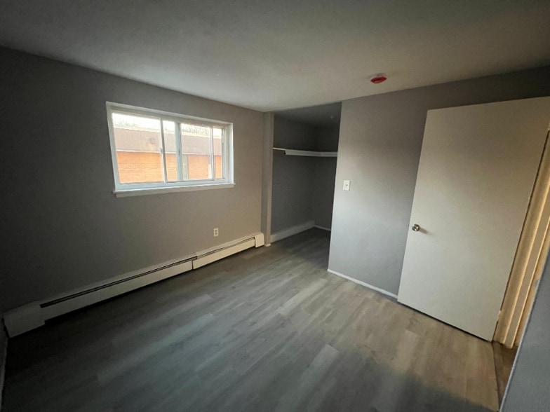 Building Photo - 13540 Superior Rd