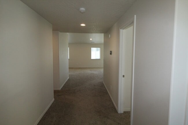 Building Photo - 14505 E Sanson Ave
