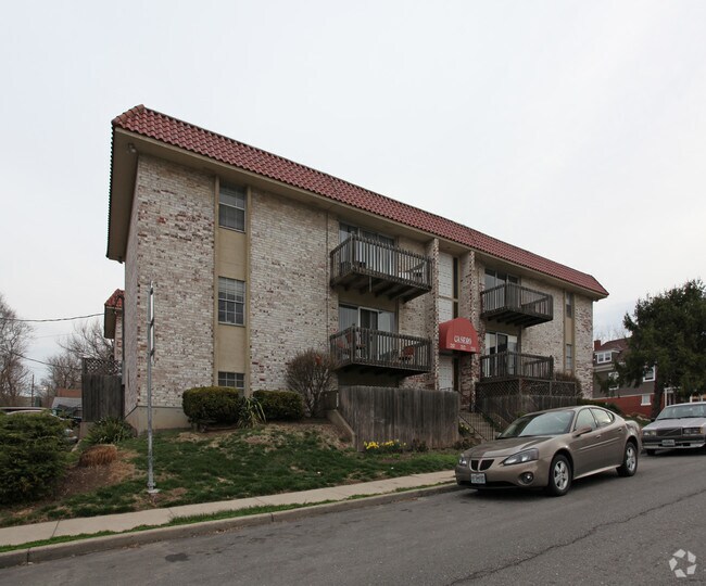 Building Photo - Sutton Place