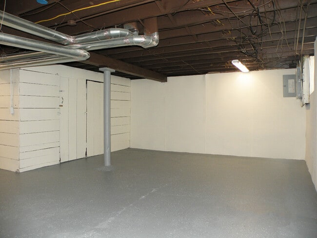 Building Photo - 3583 Chelton Rd