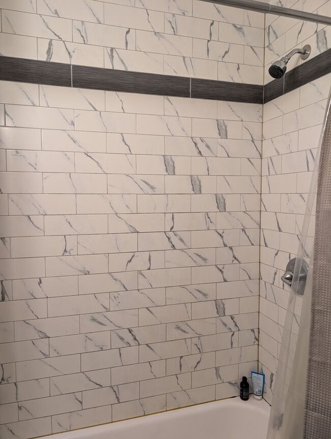 Building Photo - 2184 Wascana Ave