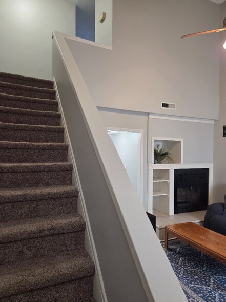 Building Photo - 561 Brookside Ct