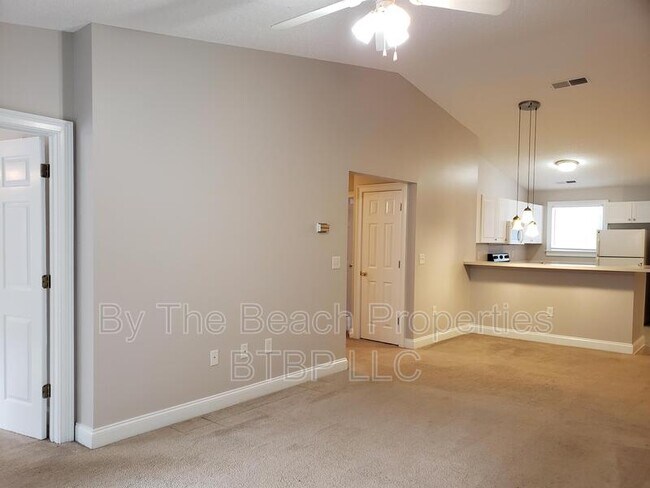 Building Photo - 6010 Dick Pond Rd