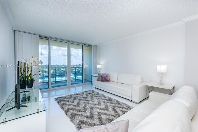 Building Photo - 2501 S Ocean Dr