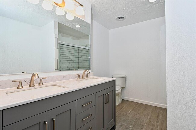 Building Photo - 86 Artesian Way