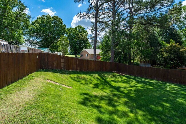Building Photo - JC Rental Available. Prime location