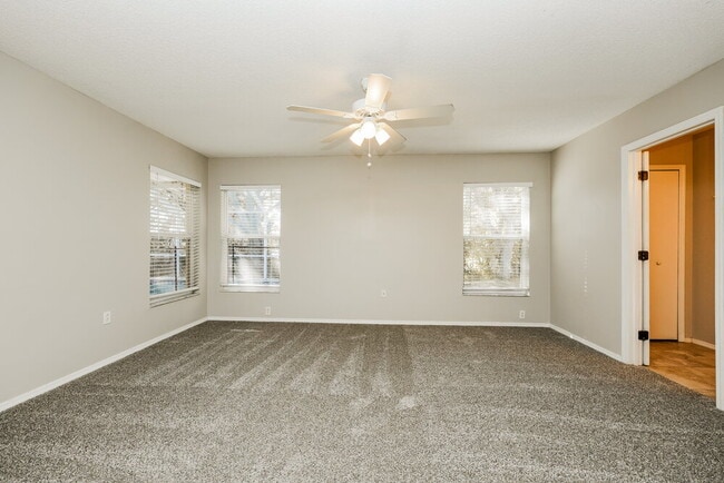 Building Photo - 11022 4th Ave E