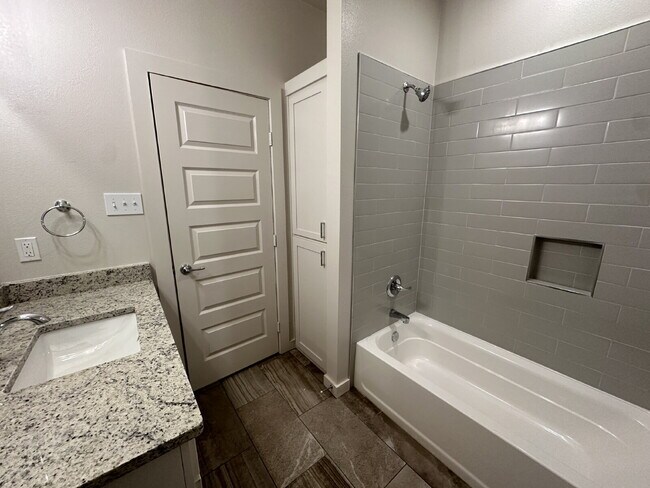 Building Photo - Brand new townhomes in Frenship ISD!