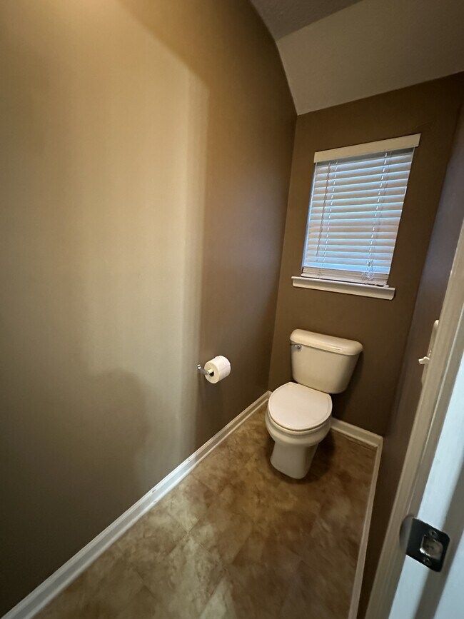 Building Photo - 12 Bass Rock Ct