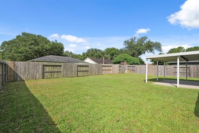 Building Photo - 6934 Renfro Dr