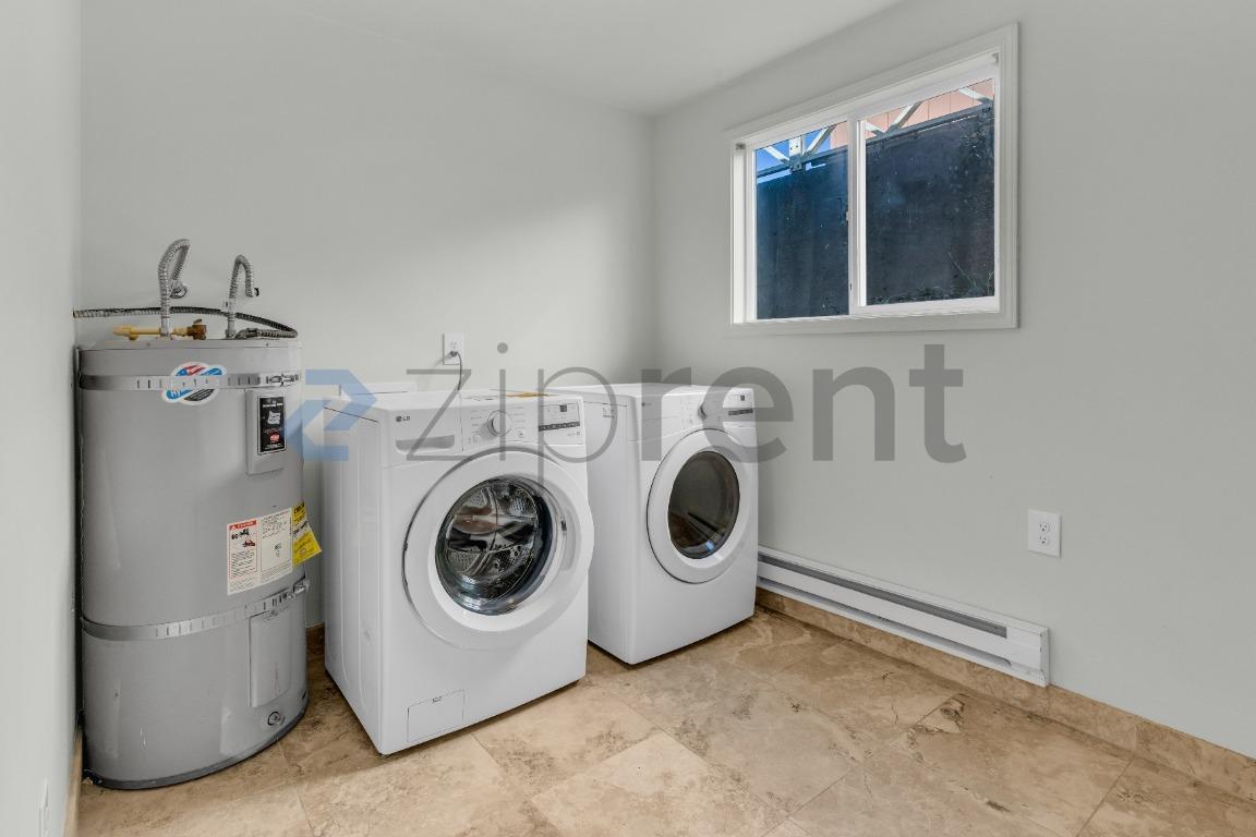 Building Photo - 3549 NW Jetty Ave