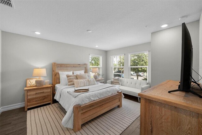 Building Photo - 5351 Bridge St