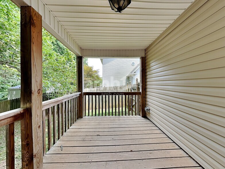Building Photo - 1629 Hawkcrest Ln