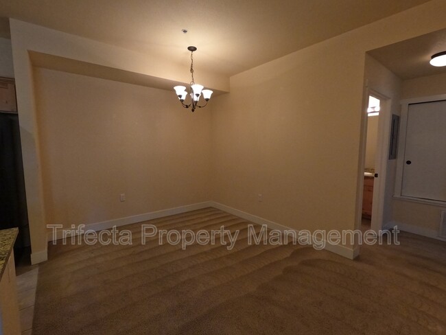 Building Photo - 2445 Windrow Dr