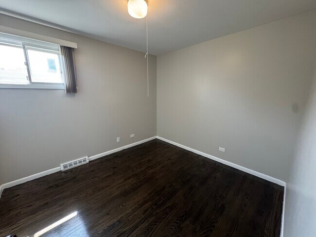 Building Photo - 15300 Harper Ave