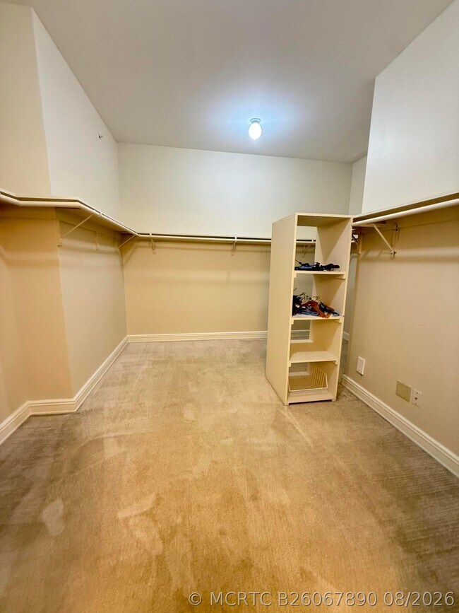 Building Photo - 16101 Emerald Estates Dr