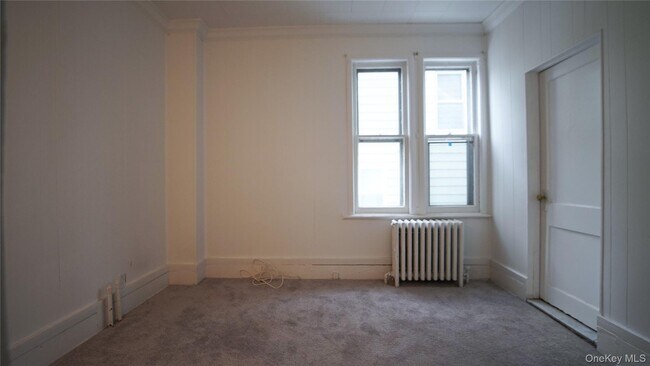 Building Photo - 27 Lawrence Ave