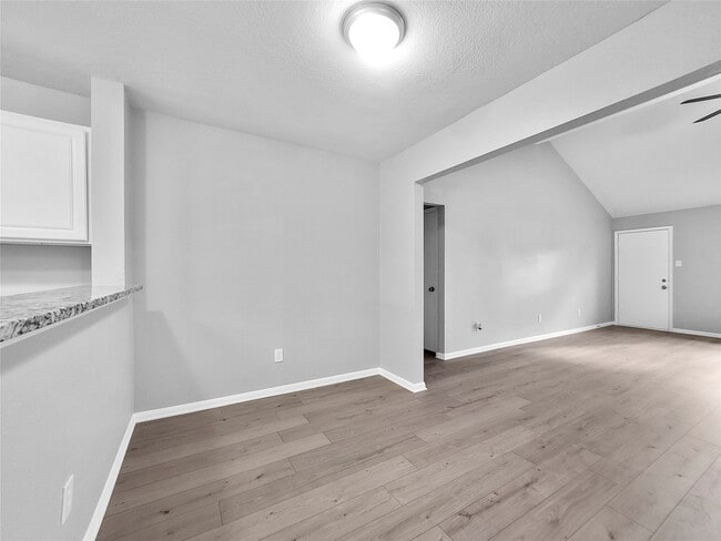 Building Photo - 10827 Bradford Way Dr