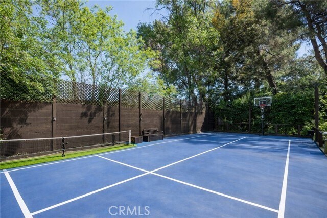 Building Photo - 3791 Multiview Dr