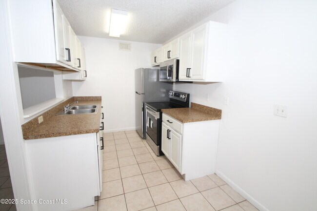 Building Photo - 441 Mercury Ave SE