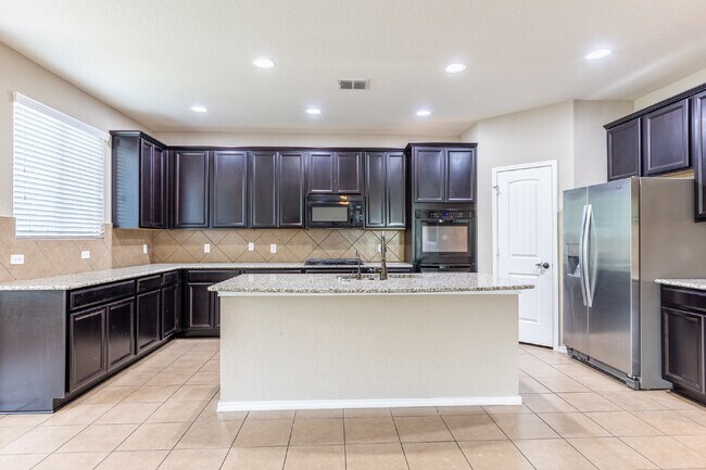 Building Photo - 12939 Texas Gold