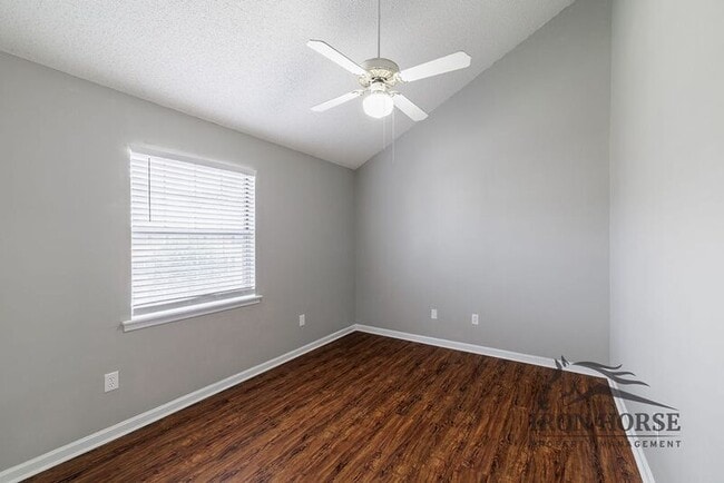 Building Photo - 2165 S Milledge Ave