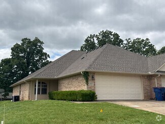 Building Photo - 1008/1010 TRENTON DR