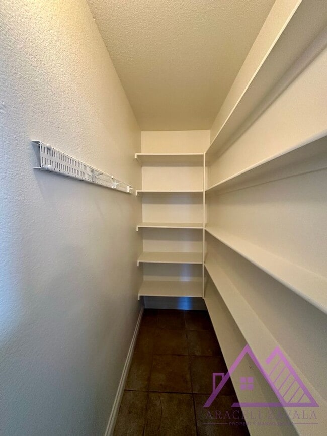 Building Photo - For rent I! Beautiful  2 Bed, 2 Bath Condo-Complex at La Costa