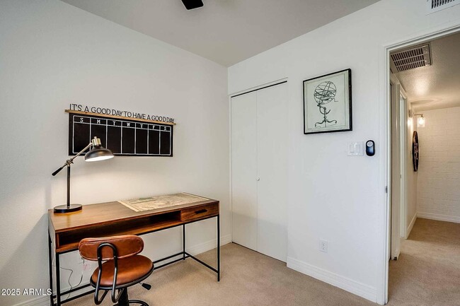 Building Photo - 7906 E Keim Dr