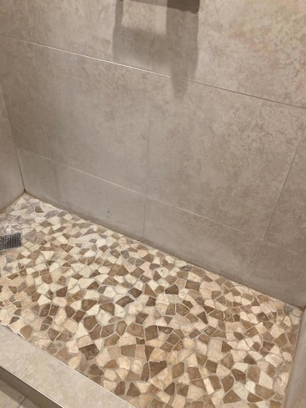 Building Photo - 2070 Yarmouth E