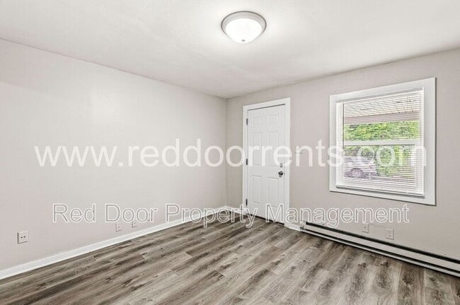 Building Photo - 972 Edgemont Ave