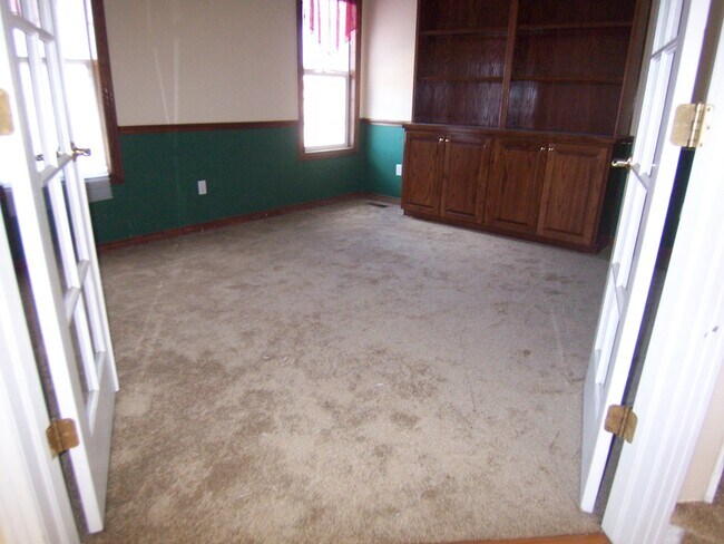 Building Photo - 7201 Dove Ct