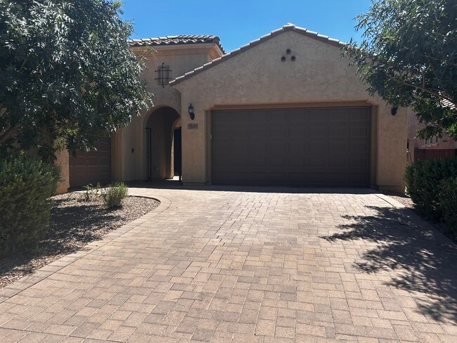 Building Photo - 11133 E Tumbleweed Ave