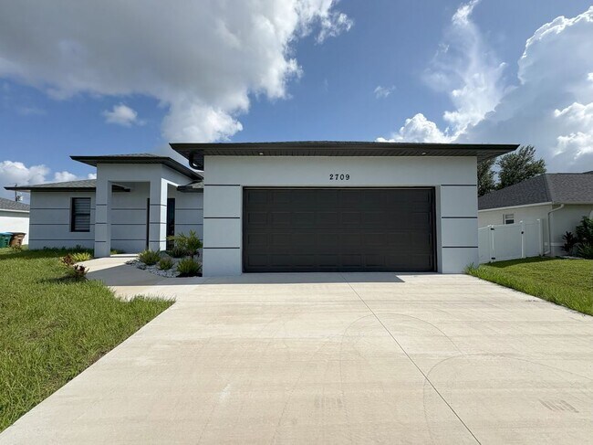 Primary Photo - 2709 NW 5th St