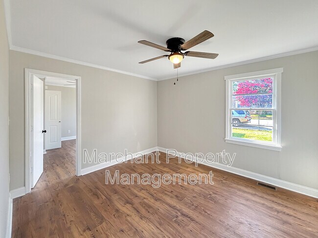 Building Photo - 308 Gordon St Ext
